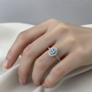 Anillo de Oro Blanco de 18k con Aguamarina y Diamantes - Imagen 2