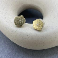 pendientes pequeños de plata y oro