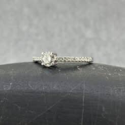 Seguro que aciertas con este anillo espectacular hecho de manera artesanal.