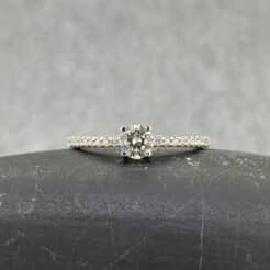 Un anillo con el que seguro aciertas para ese regalo tan especial.