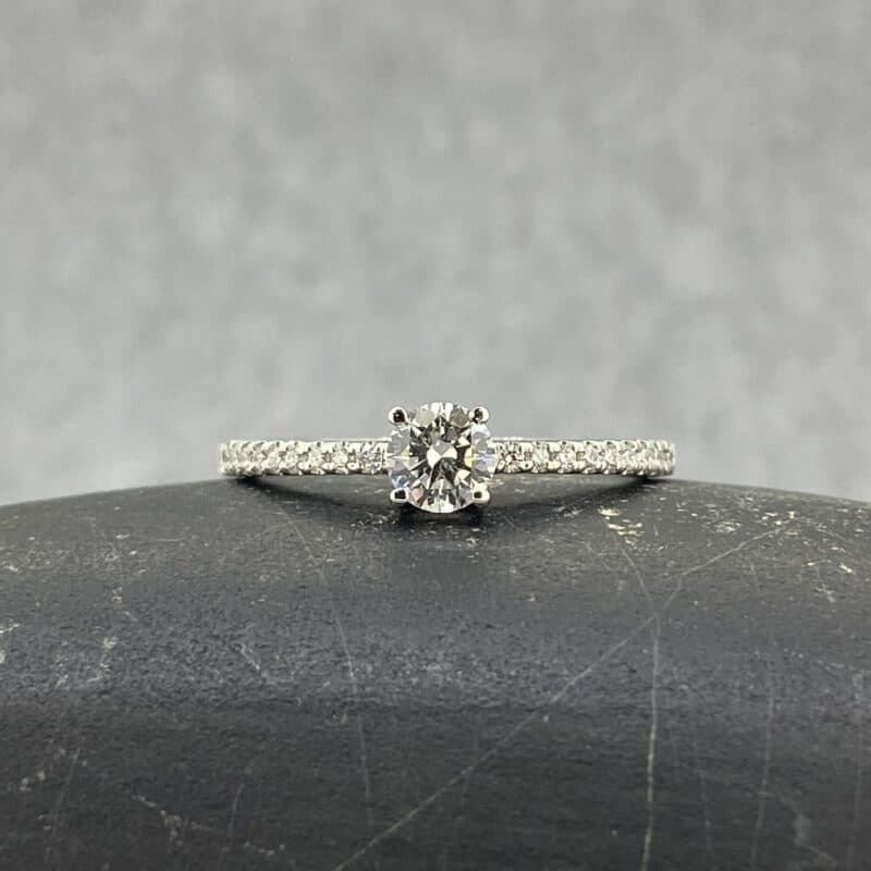 Un anillo con el que seguro aciertas para ese regalo tan especial.