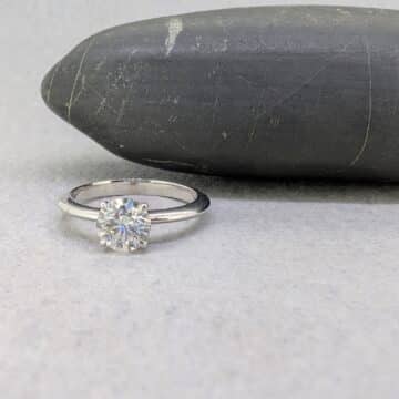 Anillo Solitario Oro Blanco 18k con Diamante de Laboratorio 1ct - Imagen 2