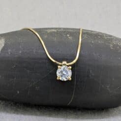 Colgante Solitario Diamante Lab-Grown 0.50ct en Oro Amarillo 18K