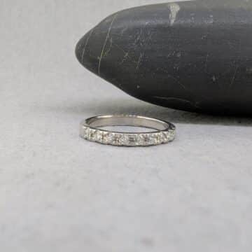 la pieza ideal para ese aniversariio o pedida de mano.