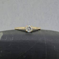 Anillo Compromiso Afrodita  Oro Amarillo 18K – 0.43 ct Diamantes Lab (E-VVS)