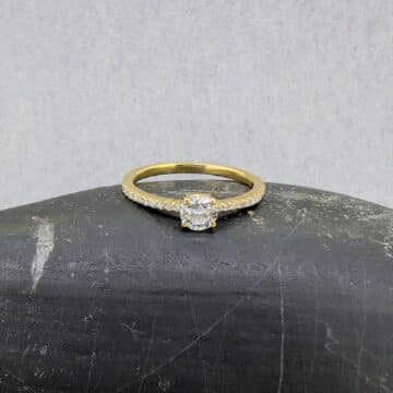 Anillo Compromiso Afrodita  Oro Amarillo 18K – 0.43 ct Diamantes Lab (E-VVS) - Imagen 3
