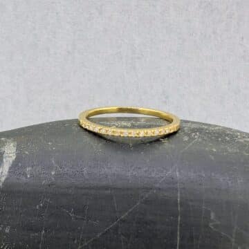 Media Alianza en Oro Amarillo 18K con 15 Diamantes (0.06 ct) – Calidad FVS - Imagen 4