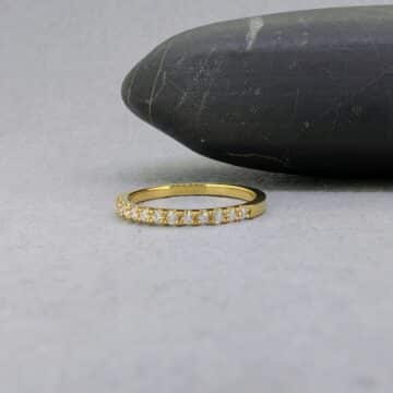 Media Alianza en Oro Amarillo 18K con 13 Diamantes (0.17 ct) – Calidad FVS - Imagen 2