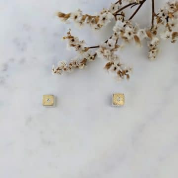 Pendientes cubo con diamante y oro